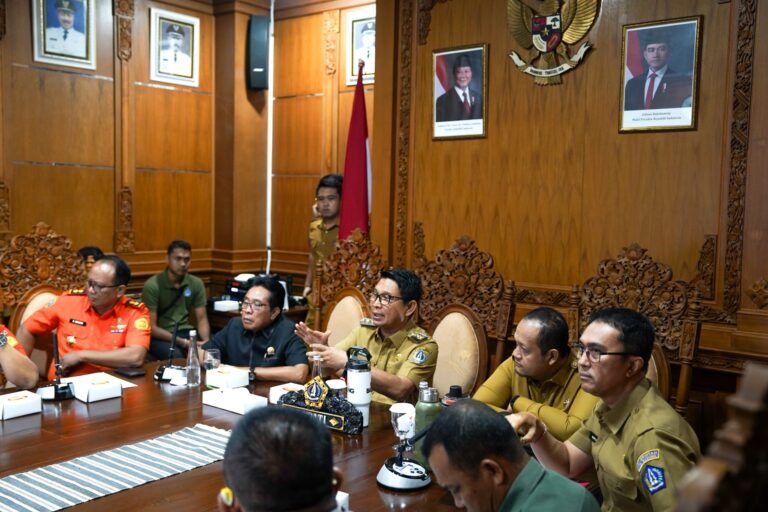 Adi Arnawa Undang TNI-Polri Hingga Basarnas, Bahas Kesiapan Libur Nataru