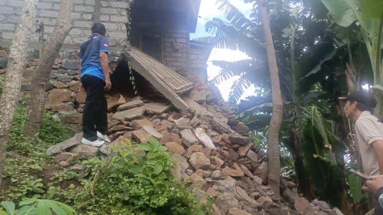 Waduh, Gempa Rusak Dapur Warga Bunutan, Kerugian Ditafsir Puluhan
