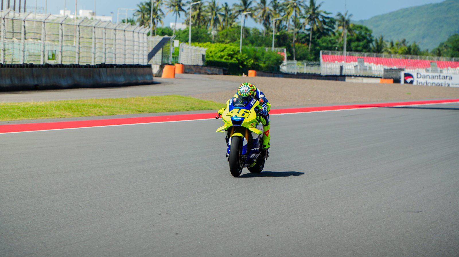 Akhirnya Valentino Rossi Mengaspal di Sirkuit Mandalika