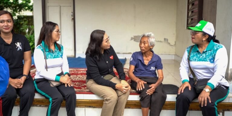 Gerakan Kulkul PKK dan Posyandu, Ketua TP. PKK Badung Sambangi Warga Rentan