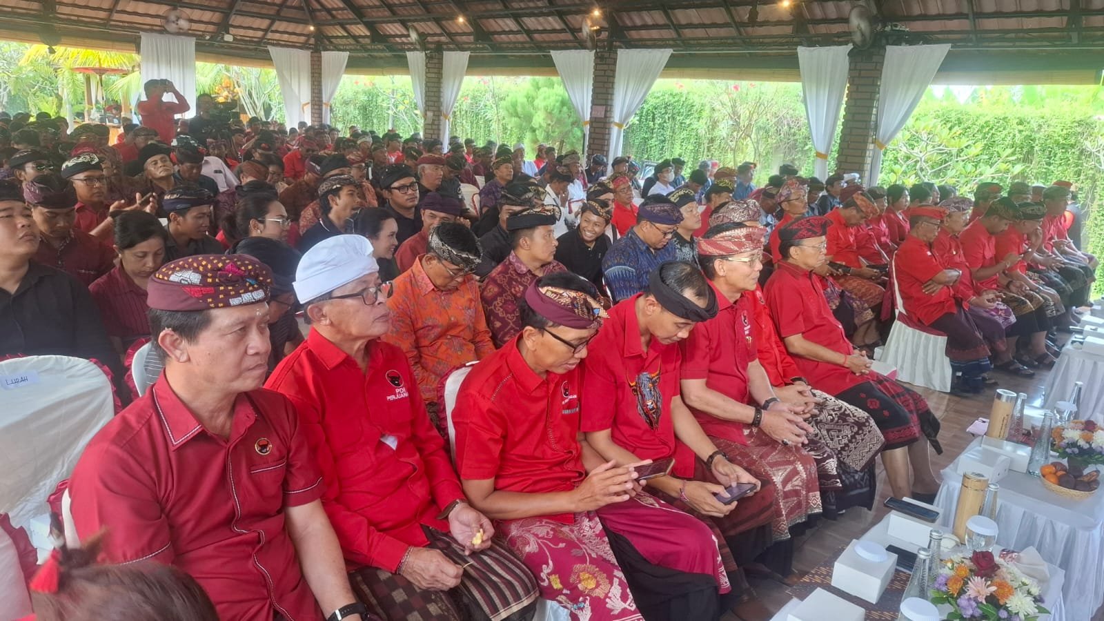 Koster Kukuhkan 1.219 Pengurus PDIP Klungkung