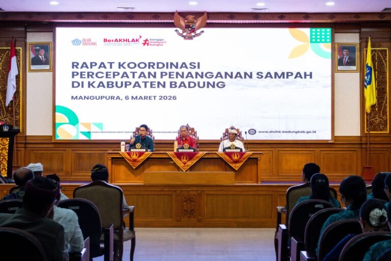 Soal Sampah, Wayan Koster & Adi Arnawa Kompak Bahas Ini di Depan Kades/Lurah se-Badung