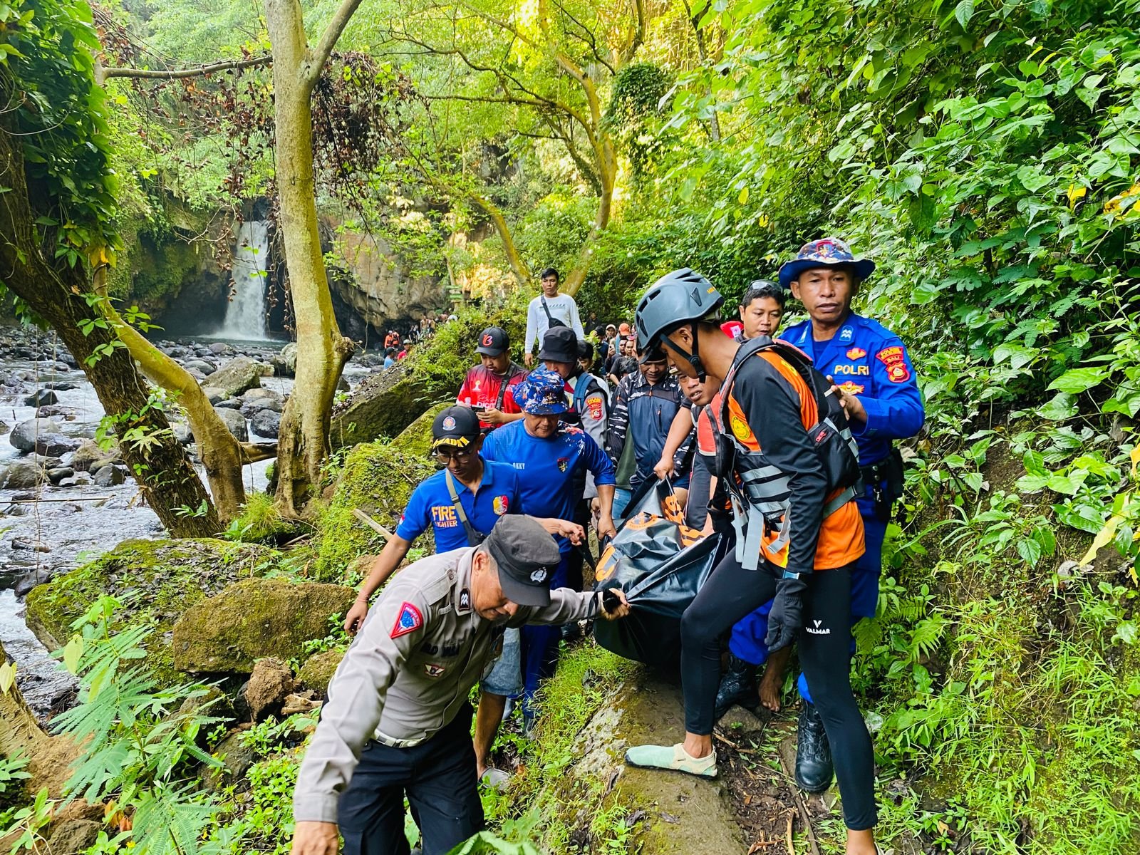 Pegawai BPS Buleleng Tenggelam saat Mandi di Air Terjun Tembok Barak