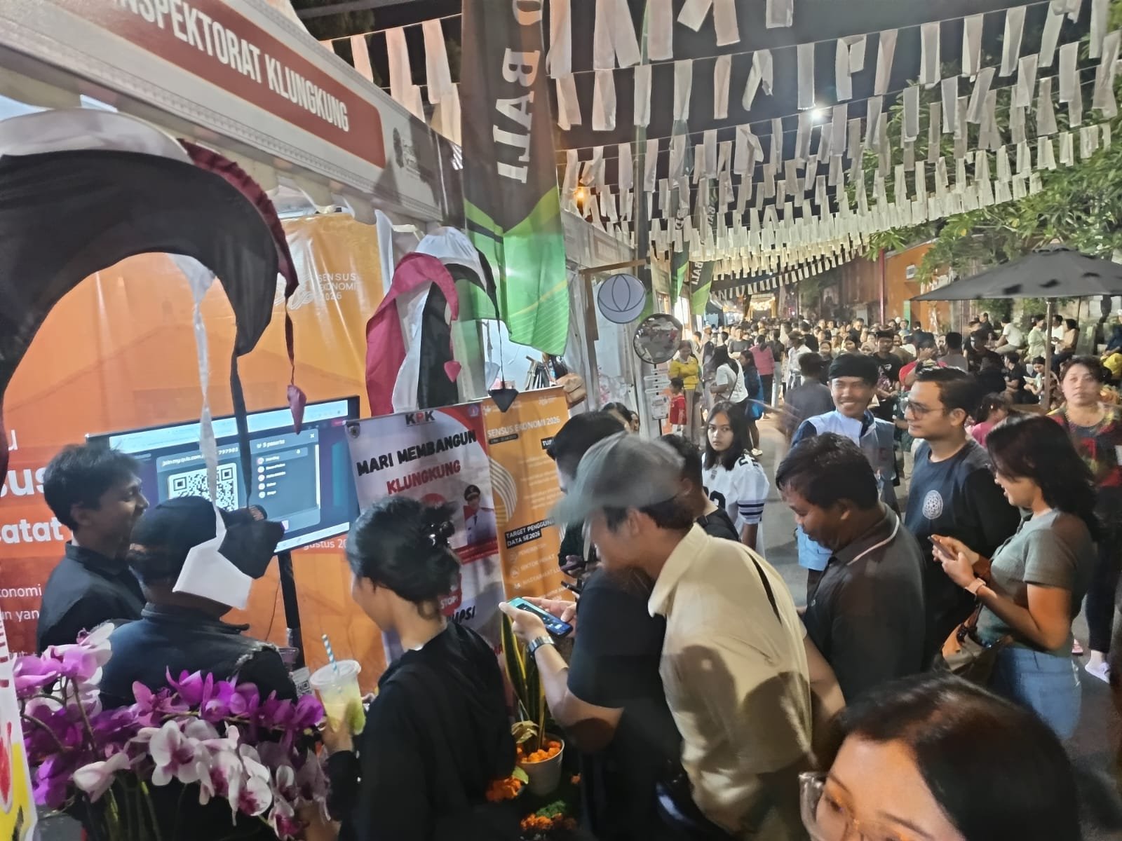 Stand Kampanye Anti Korupsi Inspektorat Dibanjiri Pengunjung Remaja