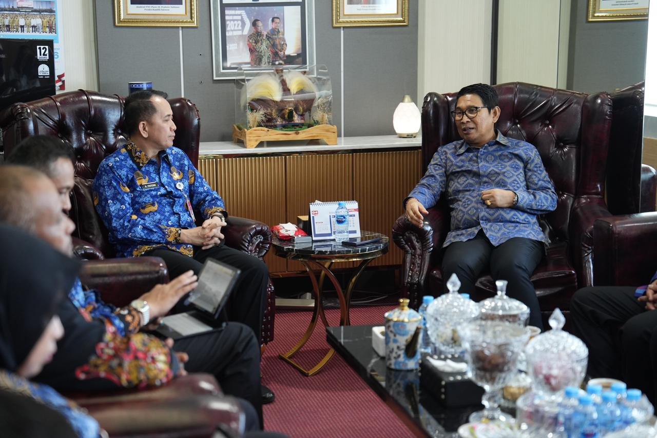 Koordinasi ke Kemendagri, Adi Arnawa Minta Arahan Tentang Keuangan Daerah