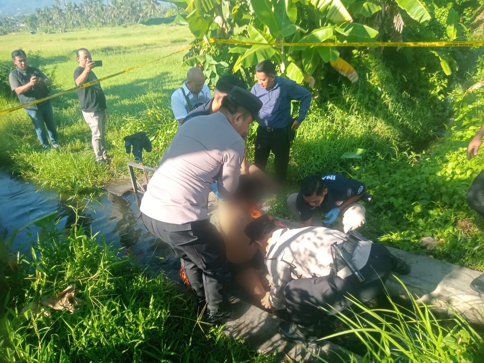Diduga Epilepsi Kambuh Saat Mandi, Buruh Asal Karangasem Ditemukan Tewas di Saluran Irigasi Buleleng