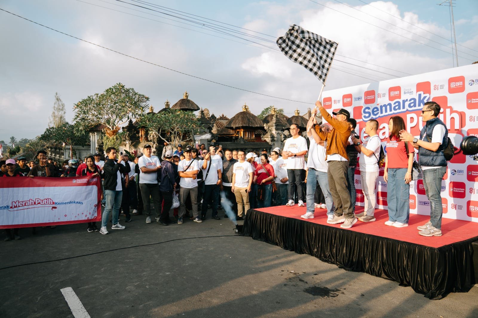 Semarak Merah Putih di Desa BRILiaN Angseri, BRI Hadir Bersama Rakyat dan Dorong Ekonomi dari Desa