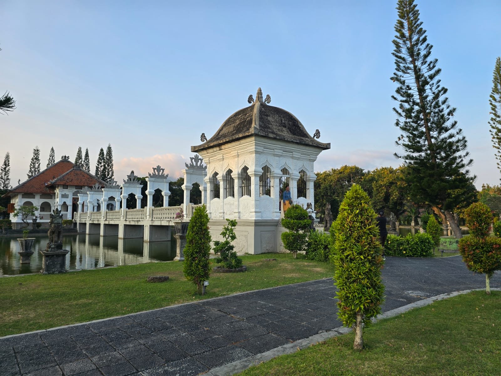 Taman Soekasada Ujung, Jejak Karangasem Merawat Pengaruh India hingga Eropa dalam Arsitektur Bali