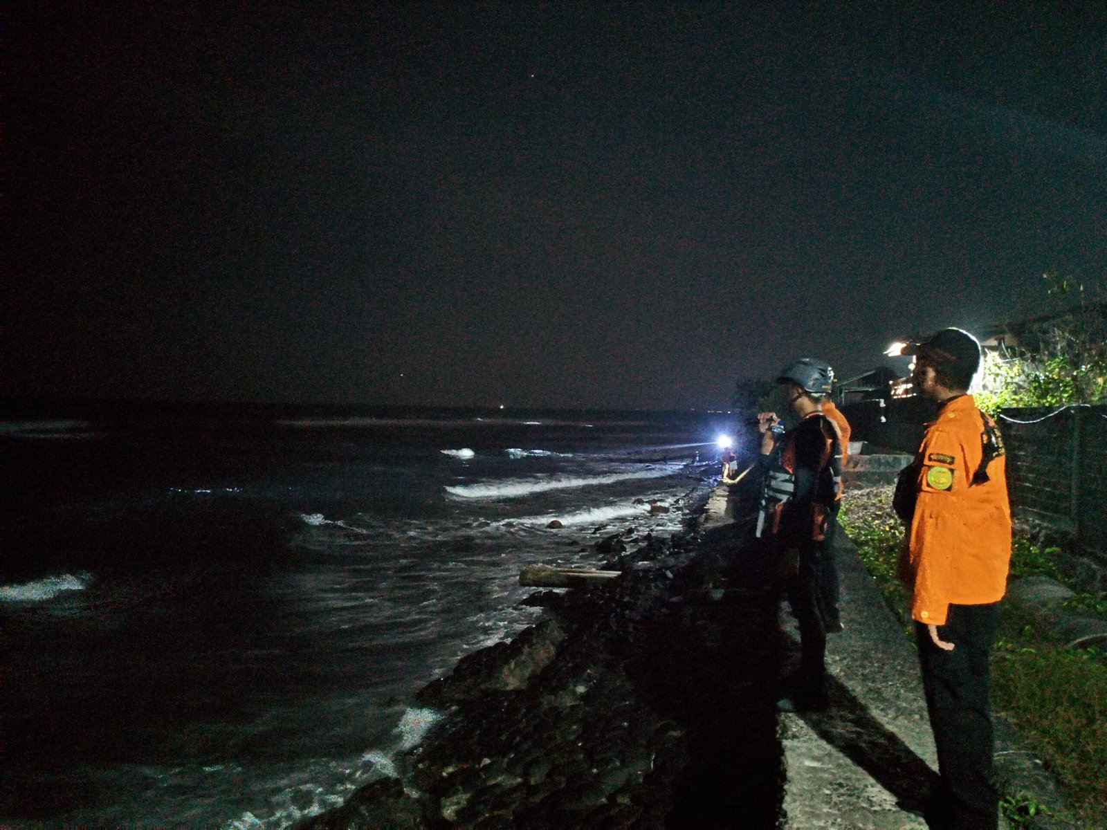 Berenang Pakai Styrofoam, Tiga Bocah Terseret Arus di Pantai Gerokgak